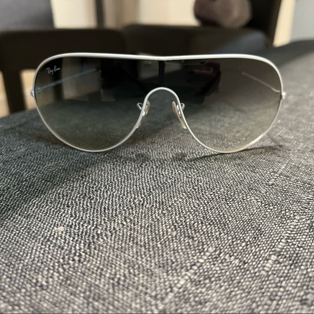 Ray-Ban White/Gray lens metal frame sunglasses UNISEX